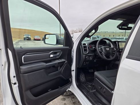 New 2026 RAM 1500 4x4 Crew Cab image 9
