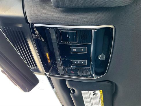 Used 2025 Land Rover Range Rover SE AWD/4WD image 53