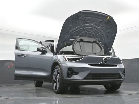 Used 2023 Volvo XC40 Recharge Ultimate image 53