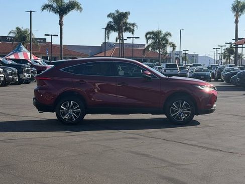 Used 2023 Toyota Venza LE AWD/4WD image 4