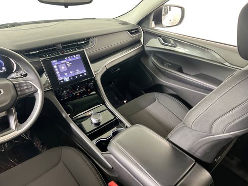 Used 2023 Jeep Grand Cherokee Laredo w/ Luxury Tech Group I AWD/4WD image 22