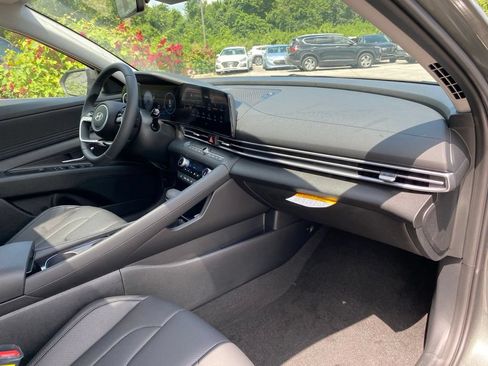 New 2026 Hyundai Elantra Limited FWD image 35