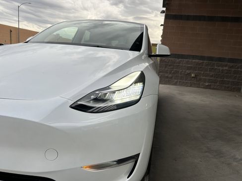 Used 2023 Tesla Model Y Long Range AWD/4WD image 12