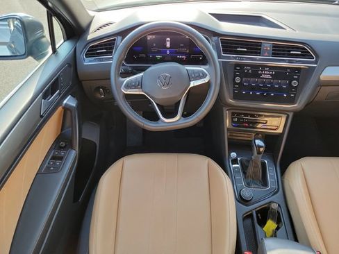 Used 2022 Volkswagen Tiguan SE AWD/4WD image 31