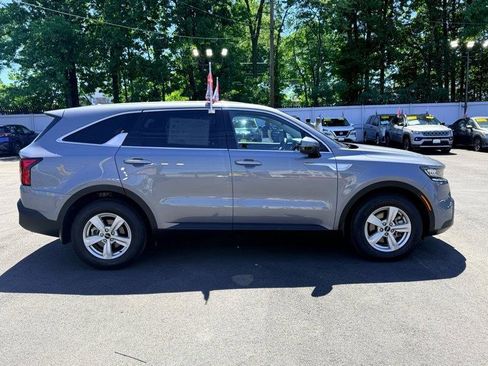 Used 2022 Kia Sorento LX FWD image 5