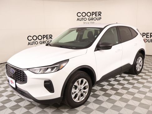Used 2025 Ford Escape Active AWD/4WD image 9