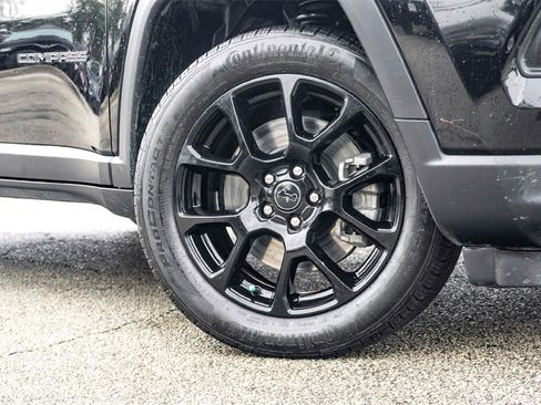 Used 2025 Jeep Compass Latitude w/ Altitude Special Edition image 2