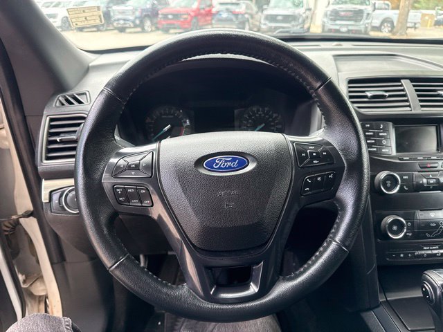 Used 2018 Ford Explorer XLT AWD/4WD image 17