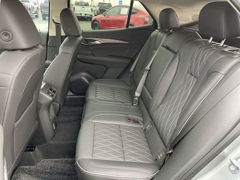 Used 2023 Buick Envision Avenir image 23