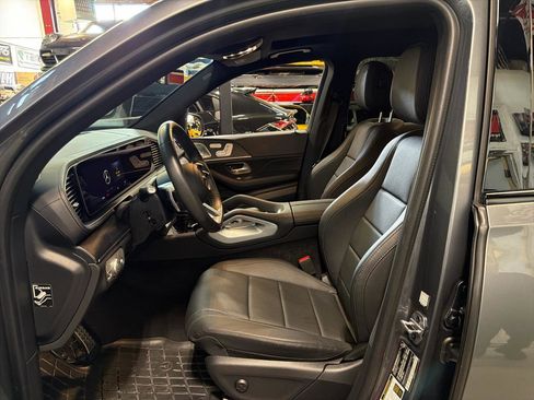 Used 2025 Mercedes-Benz GLS 450 4MATIC image 14