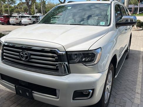 Used 2019 Toyota Sequoia Platinum image 3