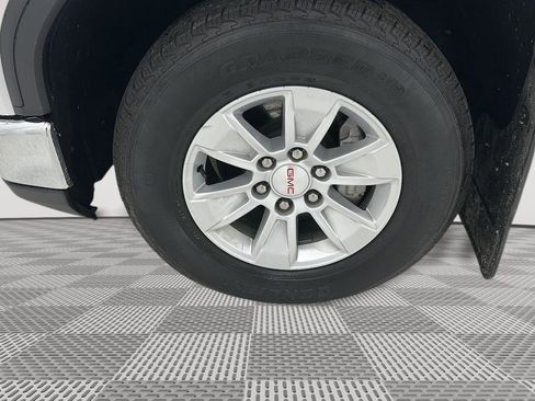 Used 2022 GMC Sierra 1500 SLE image 32