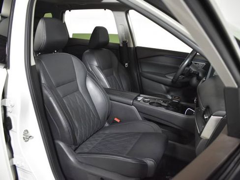Used 2023 Nissan Rogue Platinum AWD/4WD image 31