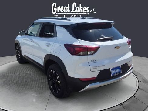 Used 2022 Chevrolet TrailBlazer LT AWD/4WD image 3