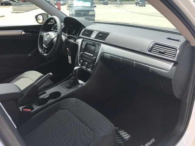 Used 2016 Volkswagen Passat 1.8T S FWD image 8