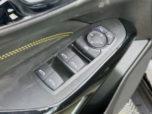 New 2026 Chevrolet Trax LT w/ Sunroof Package image 19