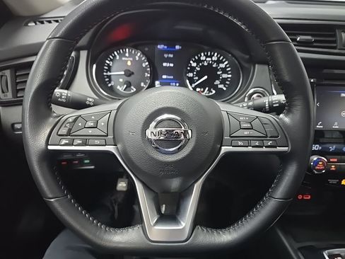 Used 2020 Nissan Rogue SV image 19