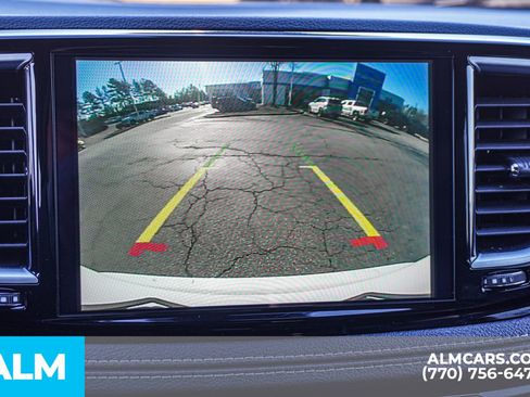 Used 2025 Chrysler Pacifica Limited image 18