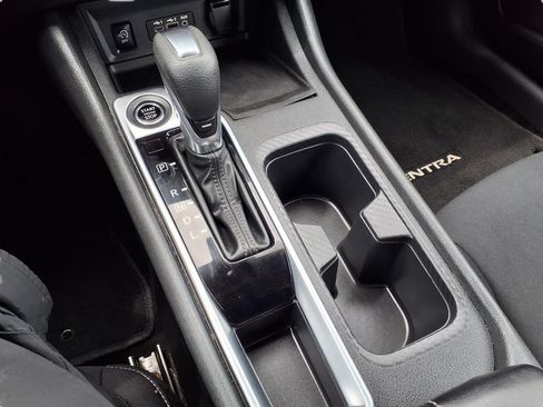 Used 2024 Nissan Sentra SV FWD image 11