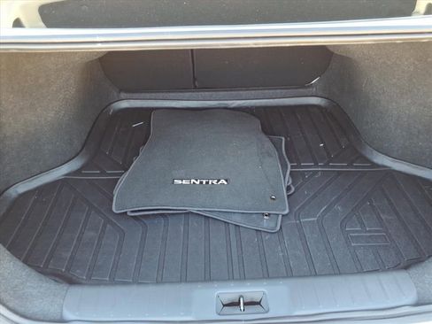 Used 2024 Nissan Sentra SR w/ SR Premium Package image 15