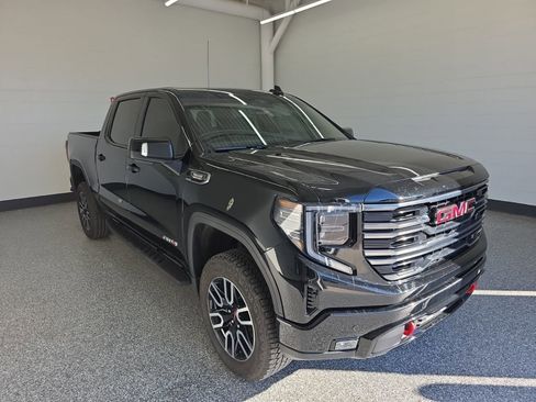 Used 2025 GMC Sierra 1500 AT4 w/ AT4 Premium Package AWD/4WD image 7