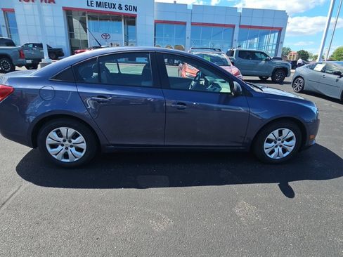 Used 2014 Chevrolet Cruze LS FWD image 2