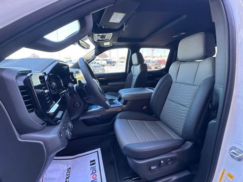 New 2026 Chevrolet Silverado 1500 ZR2 w/ LPO, Dark Essentials Package AWD/4WD image 15
