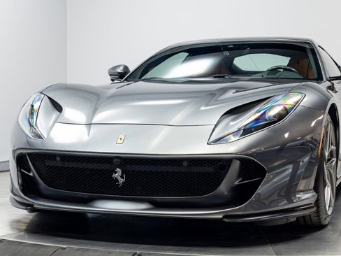 Used 2020 Ferrari 812 Superfast RWD image 70