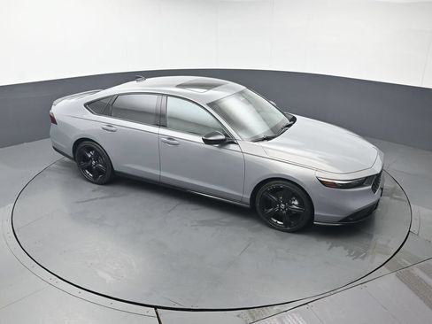 Used 2024 Honda Accord Sport image 41