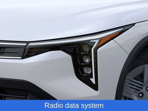 New 2025 Kia K4 LX image 11