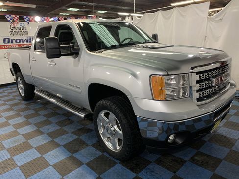 Used 2013 GMC Sierra 2500 SLT w/ SLT Convenience Package image 8