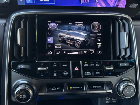 Used 2022 Lexus LX 600 4WD w/ Accessory Package (Z1) image 42