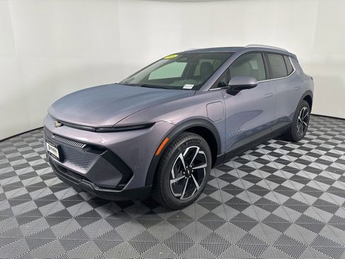 New 2026 Chevrolet Equinox EV LT image 7