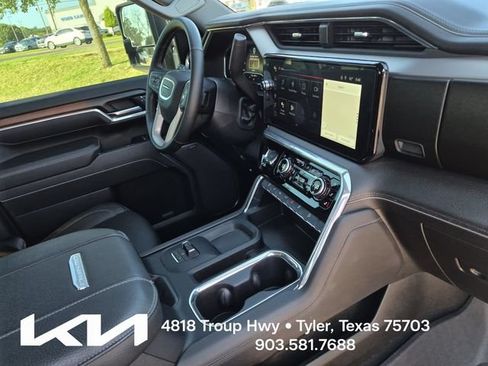 Used 2025 GMC Sierra 2500 Denali AWD/4WD image 13