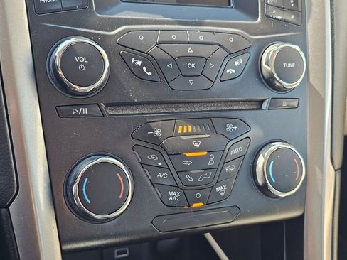 Used 2018 Ford Fusion SE image 20