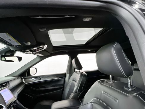 Used 2023 Jeep Grand Cherokee Overland image 23