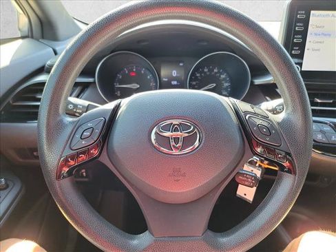 Used 2019 Toyota C-HR LE FWD image 15