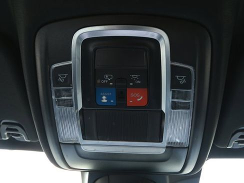 Used 2024 RAM 1500 Laramie image 20