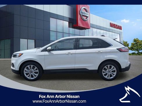 Used 2022 Ford Edge Titanium w/ Equipment Group 301A AWD/4WD image 2