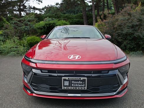 Used 2024 Hyundai Sonata SEL FWD image 2