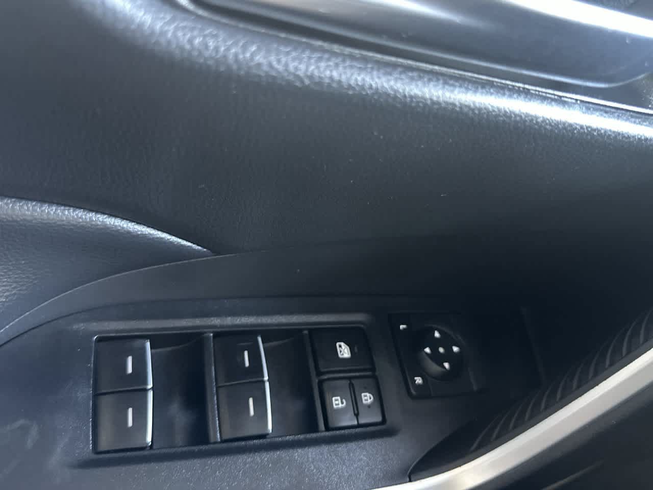 Used 2024 Toyota RAV4 XLE FWD image 17