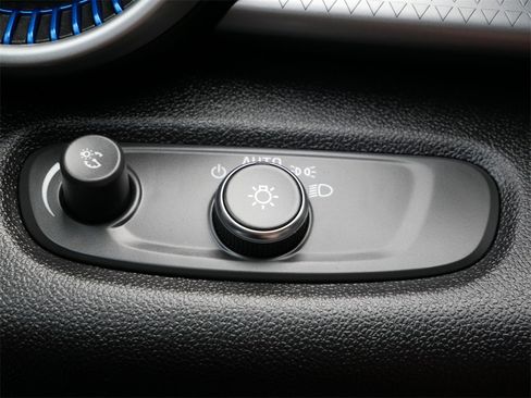 Used 2024 Chevrolet Trax LS image 20