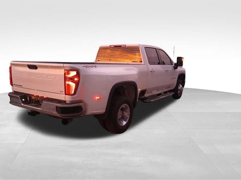 Used 2024 Chevrolet Silverado 3500 LT image 5