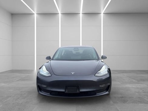 Used 2018 Tesla Model 3 Long Range AWD/4WD image 2