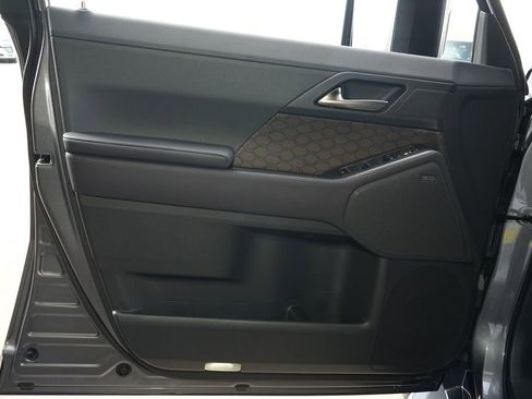 Used 2026 Lexus GX 550 w/ Accessory Package (2T) image 18