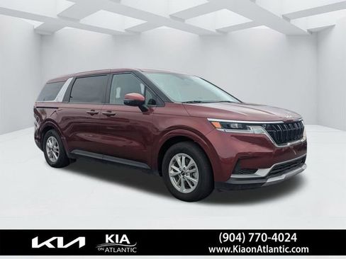 Used 2024 Kia Carnival LX FWD image 2