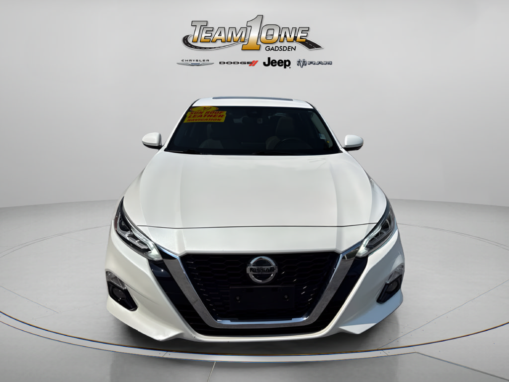 Used 2020 Nissan Altima 2.0 Platinum FWD image 2