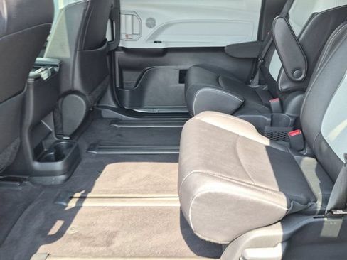 Certified 2025 Toyota Sienna XSE AWD/4WD image 17