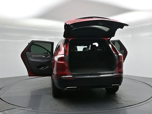 Used 2024 Buick Enclave Premium image 33