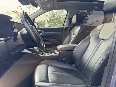 Certified 2023 Kia Sorento SX image 11
